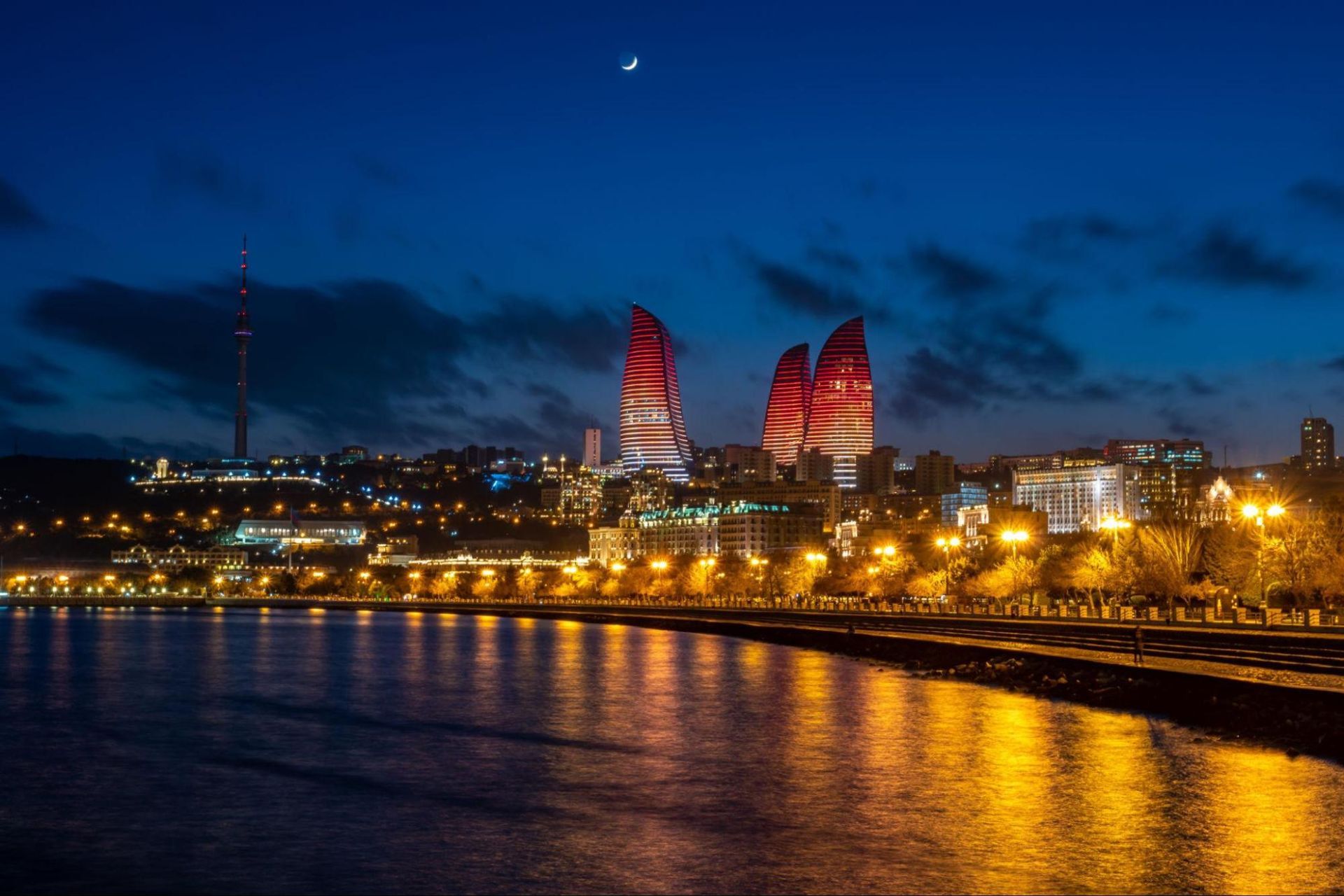 Baku Boulevard & Shopping Experience
